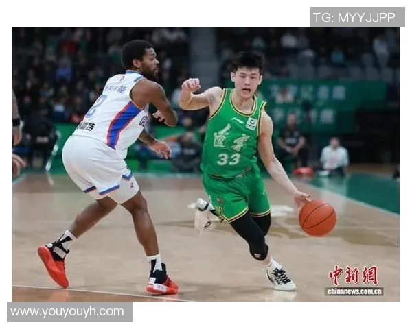 辽宁本钢球员在比赛中受伤，恐影响后续比赛